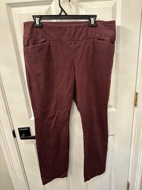 Women's Lee Pull-On Ponte Pants in Wine